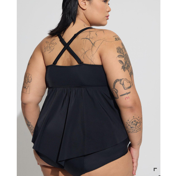 Torrid Swim Top Tankini Womens 2X Wirefree Built In Bra Flounce Ruffle Swimsuit - Picture 3 of 10